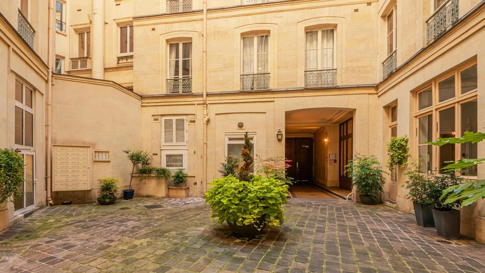 1Min Walk From Champs Elysees - Avenue Montaigne - Ac - Self-Checkin - Working Desk Parigi Francia